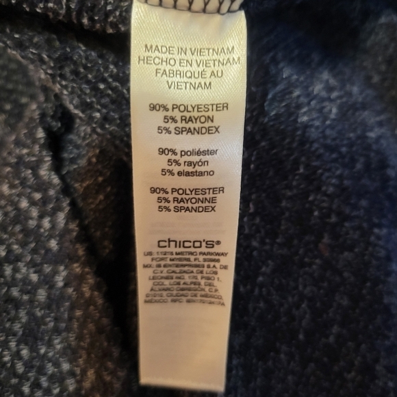 Chicos size 1 us m blue knit top with side pockets - Picture 6 of 6